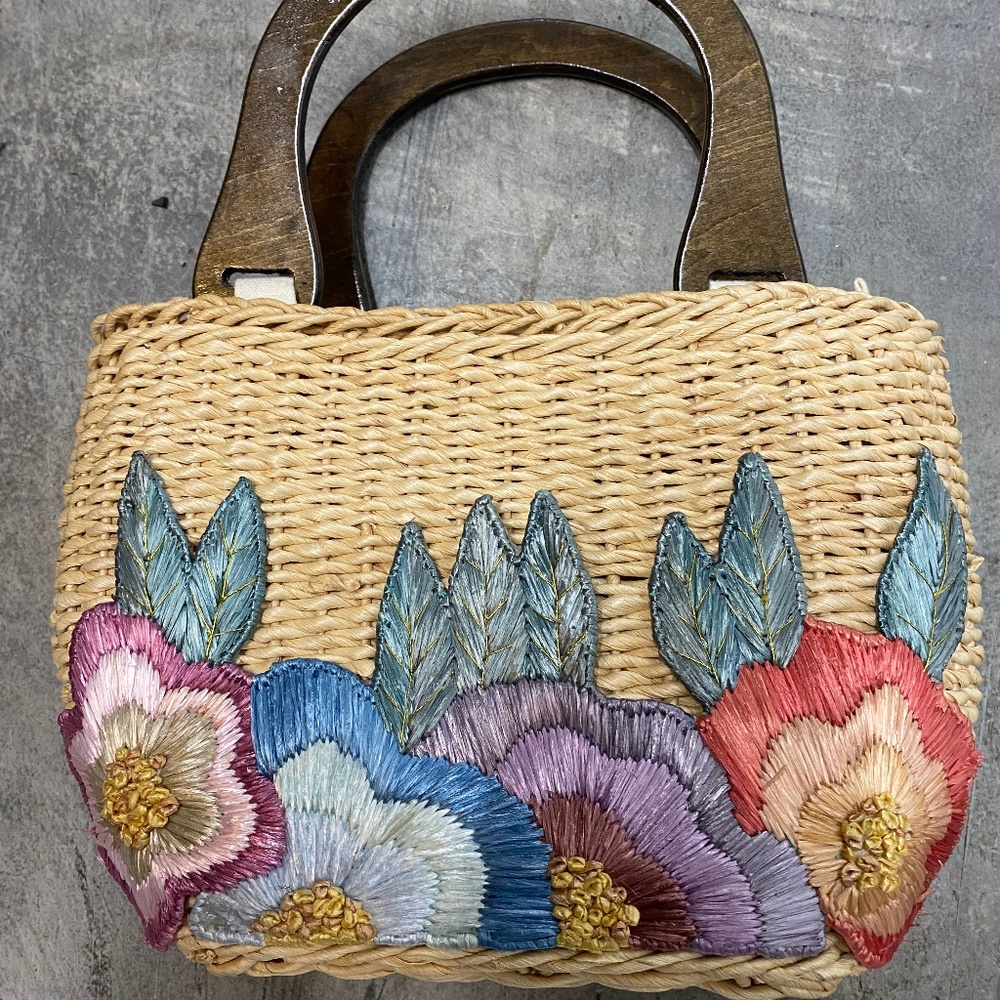 Cappelli Natural Straw purse with flowers❤️